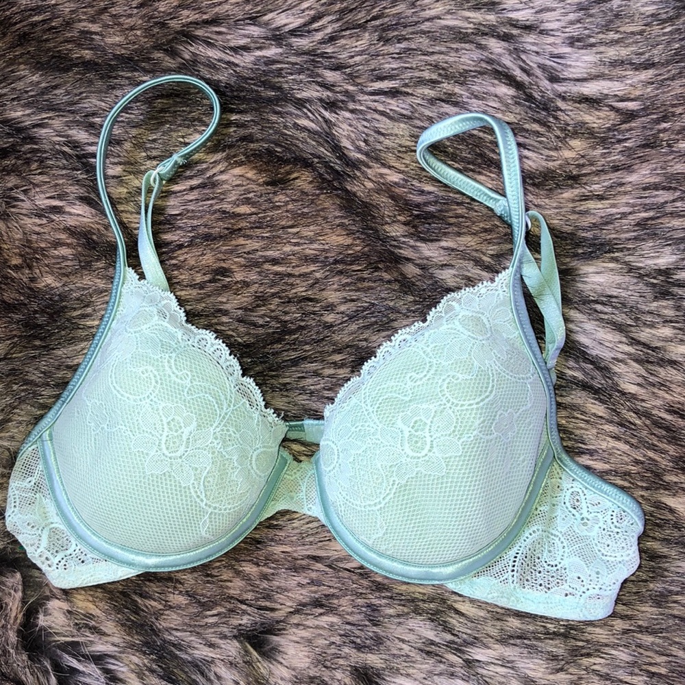 Victoria’s secret bra size 34 A
